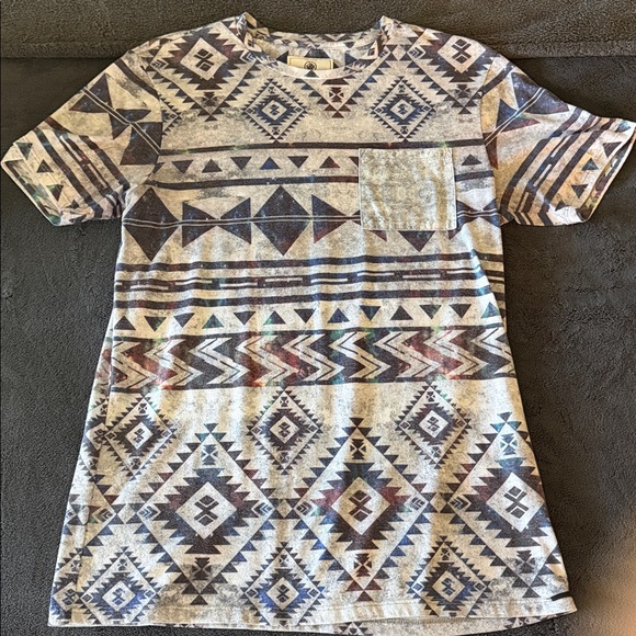 On the Byas Multicolor Geometric Tee - Picture 1 of 4